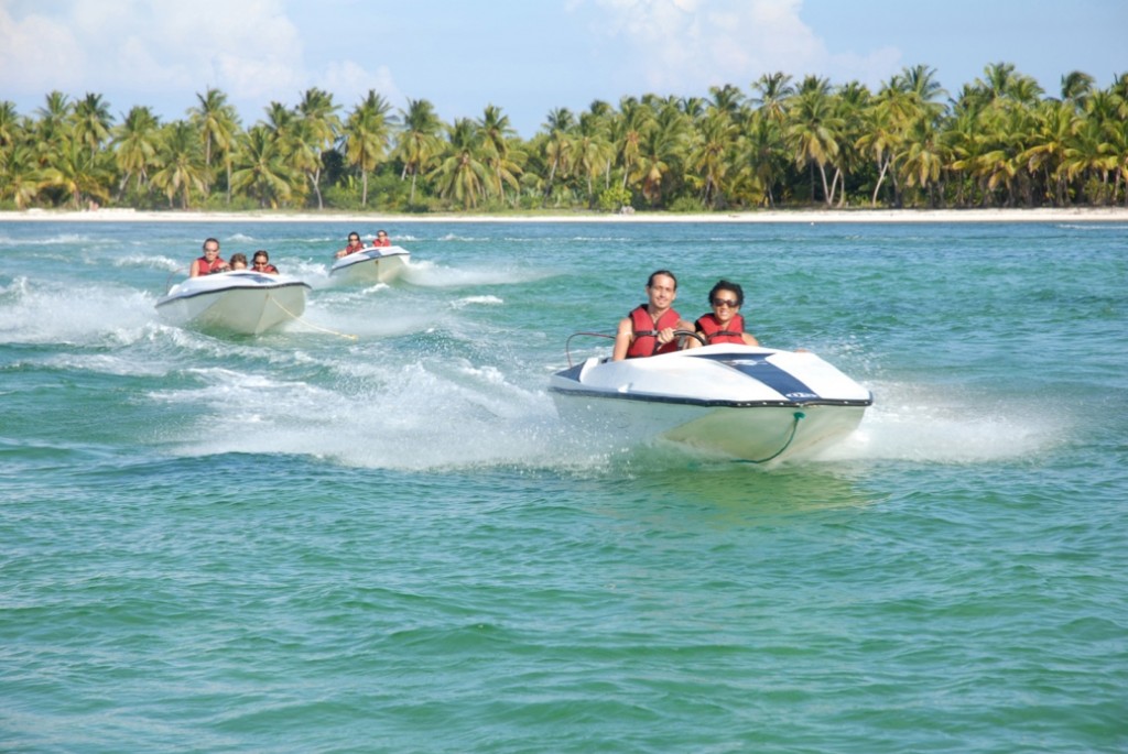Excursions Punta Cana présent Buscaneros « Speed Boats ,Snorkeling Punta Cana